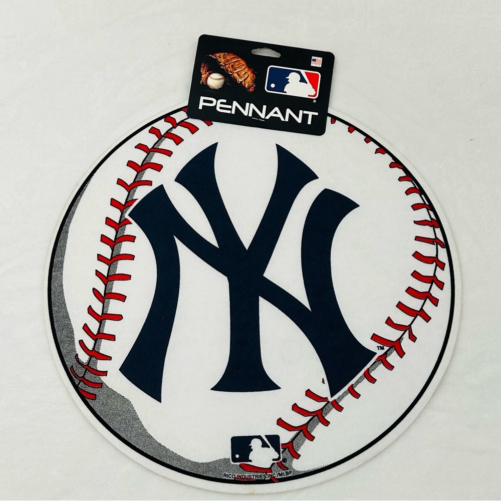 New York NY Yankees MLB Baseball Shape Rico Felt Pennant Banner Flag 15”